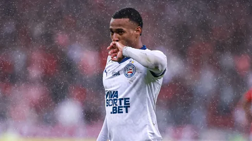 Jean Lucas jogador do Bahia comemora seu gol durante partida contra o Internacional no estadio Beira-Rio pelo campeonato Copa Libertadores 2025. Foto: Maxi Franzoi/AGIF