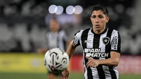 Savarino jogador do Botafogo durante partida contra o Aurora no estadio Engenhao pelo campeonato Copa Libertadores 2024.