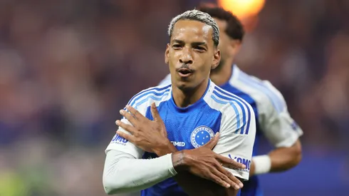 Matheus Pereira jogador do Cruzeiro comemora seu gol durante partida contra o Internacional no estádio Mineirão pelo campeonato Brasileiro A 2025. Foto: Gilson Lobo/AGIF