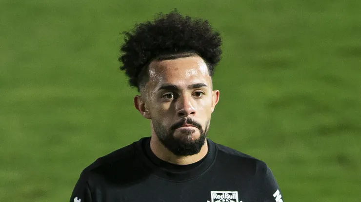Claudinho jogador do Bragantino durante partida contra o Palmeiras no estadio Nabi Abi Chedid pelo campeonato Paulista 2021. Foto: Diogo Reis/AGIF