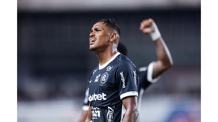 Pedro Rocha jogador do Remo durante partida contra o Goias no estadio Mangueirao pelo campeonato Brasileiro B 2025. Foto: Fernando Torres/AGIF