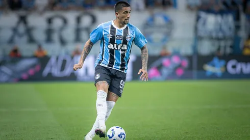 Cristian Olivera jogador do Gremio durante partida contra o Cruzeiro no estadio Arena do Gremio pelo campeonato Brasileiro A 2025. Foto: Maxi Franzoi/AGIF