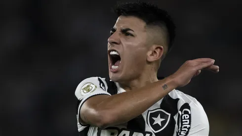 Thiago Almada jogador do Botafogo durante partida contra o Vitoria no estádio Engenhão pelo campeonato Brasileiro A 2024. Foto: Jorge Rodrigues/AGIF