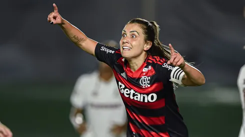 A jogadora é uma das capitãs da equipe carioca – Foto: Paula Reis/Flamengo