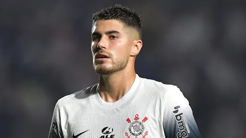 Pedro Raul jogador do Corinthians durante partida contra o Vasco no estadio Sao Januario pelo campeonato Brasileiro A 2024. Foto: Thiago Ribeiro/AGIF