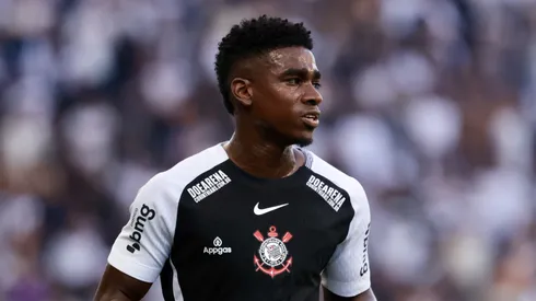 Felix Torres jogador do Corinthians durante partida contra o Santos no estadio Arena Corinthians pelo campeonato Brasileiro A 2025. Foto: Marcello Zambrana/AGIF