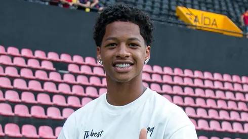 Zé Lucas, joia do Sport. Foto: Marlon Costa/AGIF