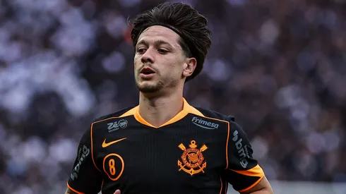 Rodrigo Garro durante confronto contra o Ceará no Brasileirão de 2025.