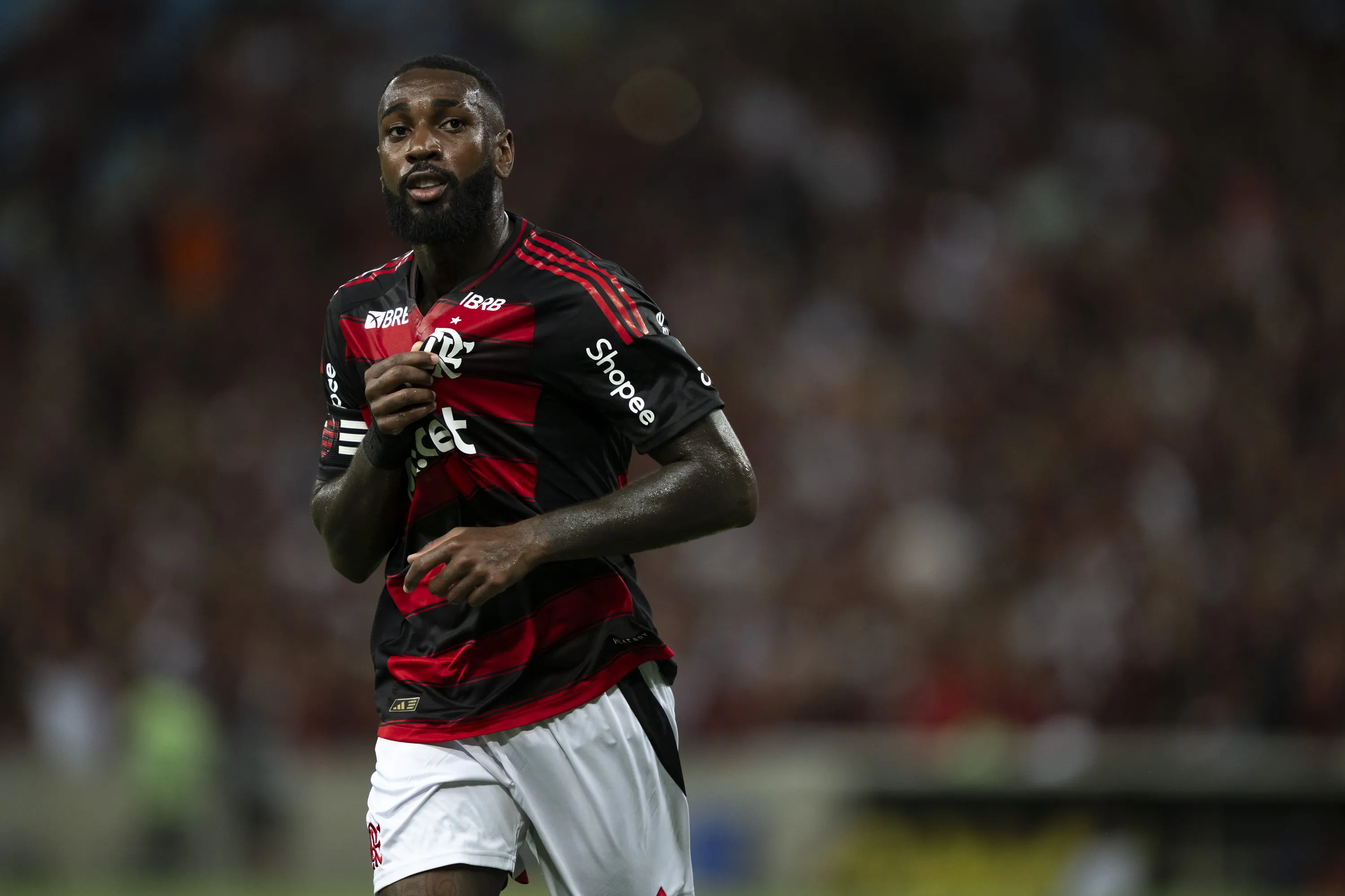 RJ – RIO DE JANEIRO – 22/02/2025 – CARIOCA 2025, FLAMENGO X MARICA – Gerson jogador do Flamengo comemora seu gol durante partida contra o Marica no estadio Maracana pelo campeonato Carioca 2025. Foto: Jorge Rodrigues/AGIF