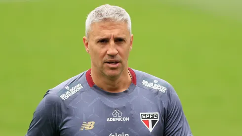 Hernán Crespo técnico do São Paulo durante treino no estádio CT Barra Funda. Foto: Marcello Zambrana/AGIF