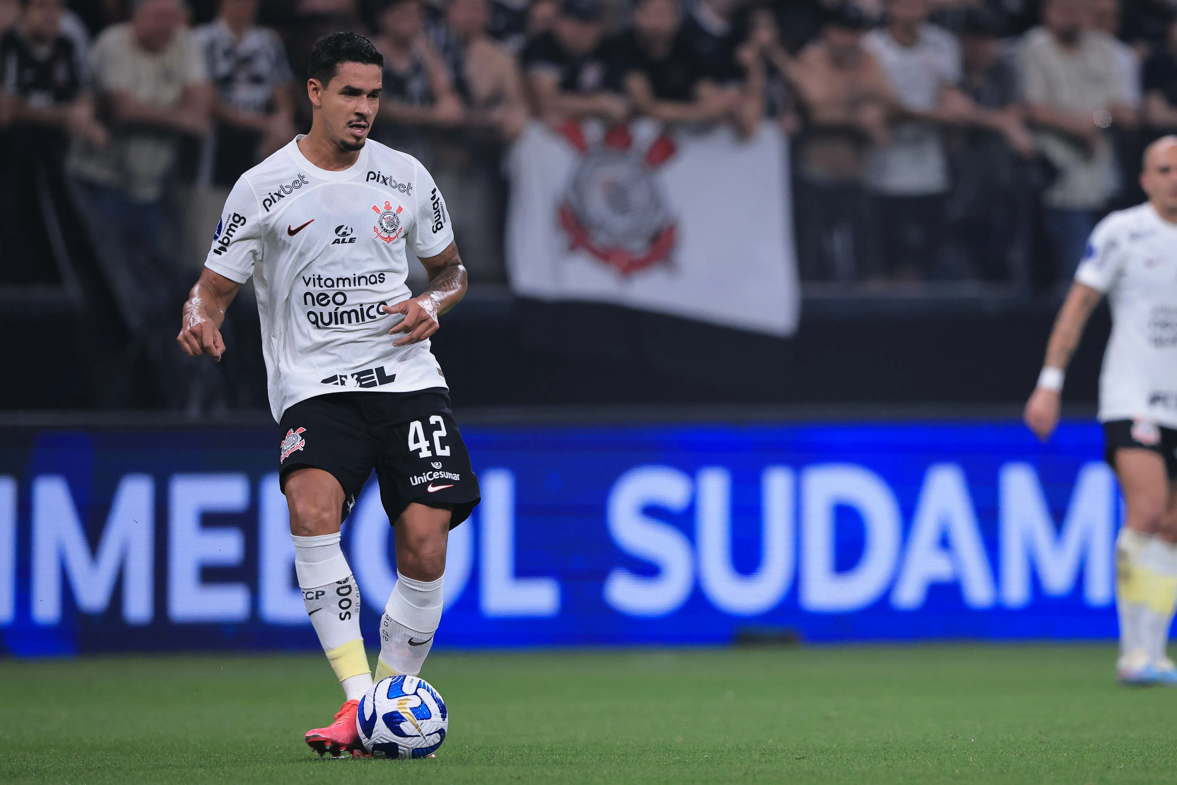 SP – SAO PAULO – 26/09/2023 – COPA SUL-AMERICANA 2023, CORINTHIANS X FORTALEZA – Lucas Verissimo jogador do Corinthians durante partida contra o Fortaleza no estadio Arena Corinthians pelo campeonato Copa Sul-Americana 2023. Foto: Ettore Chiereguini/AGIF