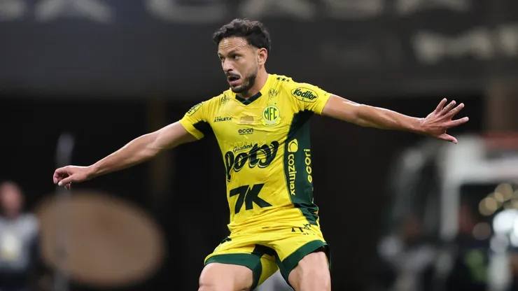 Yago Felipe jogador do Mirassol durante partida contra o Atlético-MG no estádio Arena MRV pelo campeonato Brasileiro A 2025. Foto: Gilson Lobo/AGIF