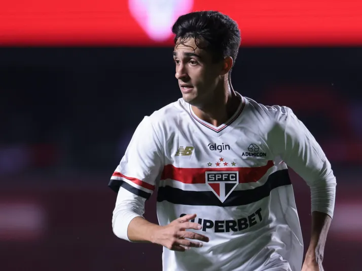Bragantino aguarda resposta do São Paulo para fechar com Rodriguinho
