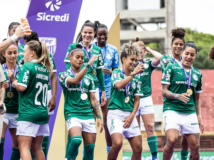 Palmeiras inicia pré-temporada com Bia Zaneratto e mais reforços