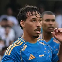 Cruzeiro renova com Japa e encerra interesse do Internacional no meia