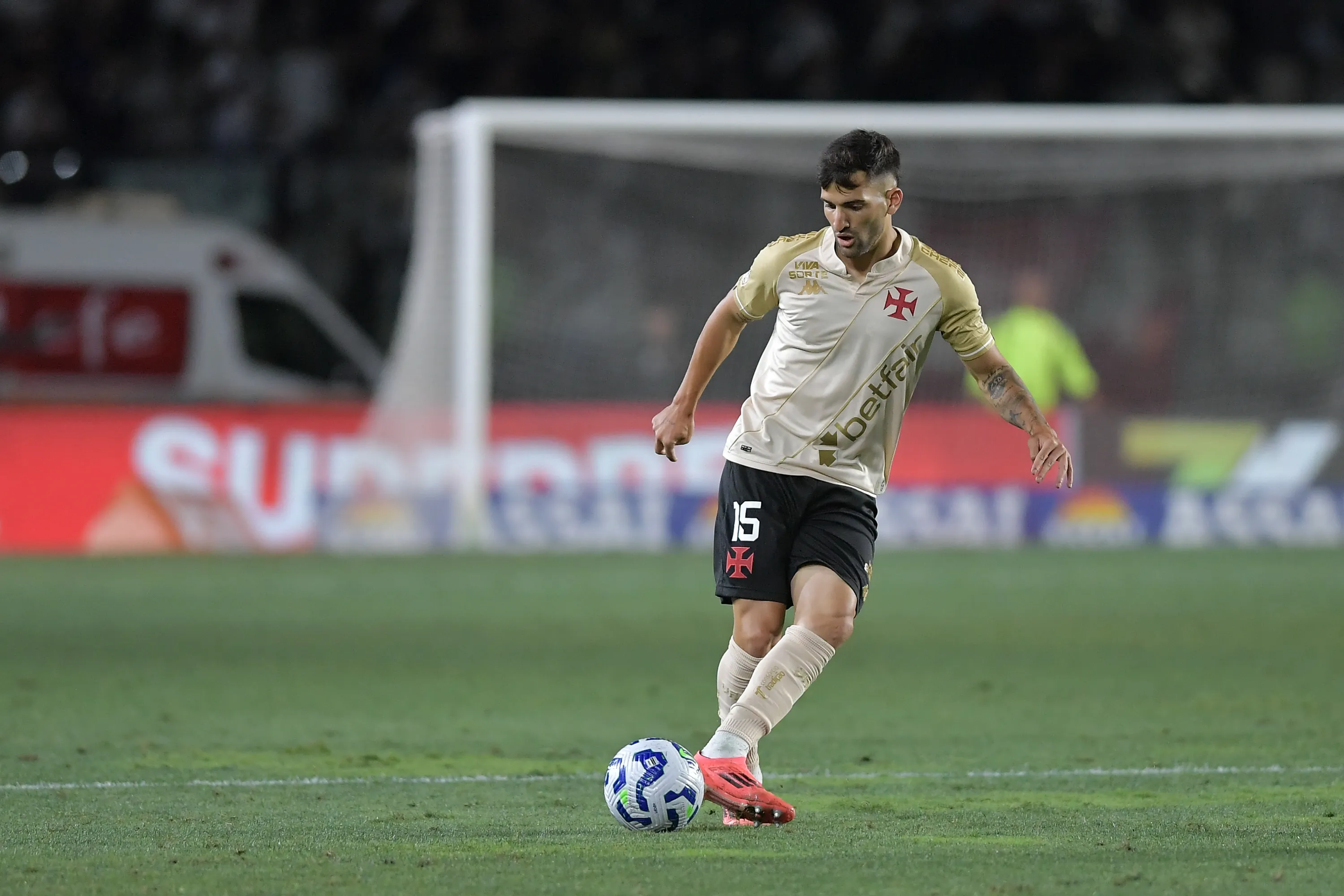 Garré com a camisa do Vasco – Foto: Thiago Ribeiro/AGIF