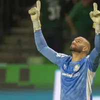 Weverton se aproxima do Grêmio e discute saída do Palmeiras