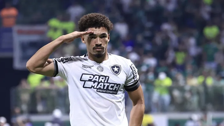 Adryelson jogador do Botafogo comemora seu gol durante partida contra o Palmeiras no estádio Arena Allianz Parque pelo campeonato Brasileiro A 2024. Foto: Marcello Zambrana/AGIF