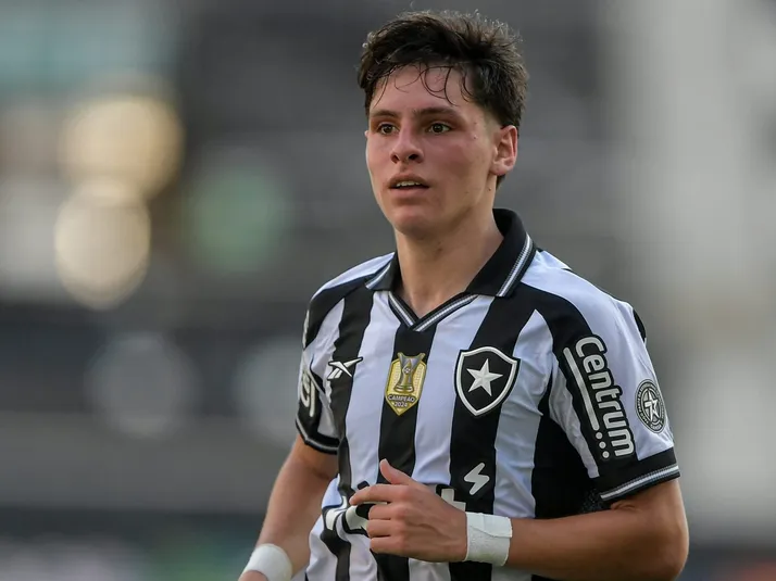 Botofogo é acionado na FIFA por dívida na compra de Montoro, confirma dirigente do Vélez