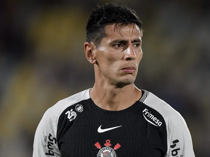 Corinthians trava renovação de Angileri após lateral exigir luvas milionárias