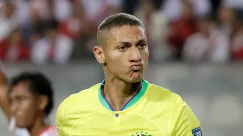Richarlison comemora gol marcado na Copa do Mundo de 2022. (Photo by Mariana Bazo/Getty Images)