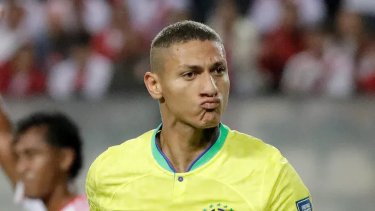 Richarlison comemora gol marcado na Copa do Mundo de 2022. (Photo by Mariana Bazo/Getty Images)