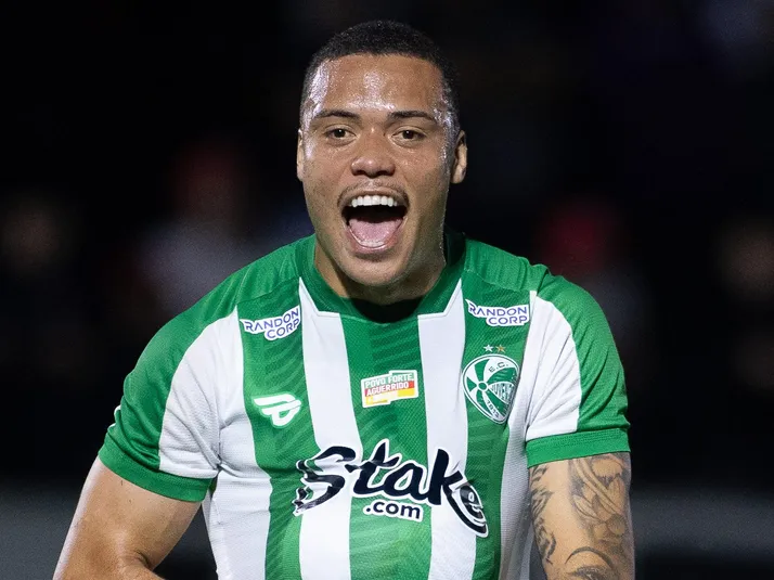 Vasco sonda novamente Luís Mandaca, alvo também do Corinthians