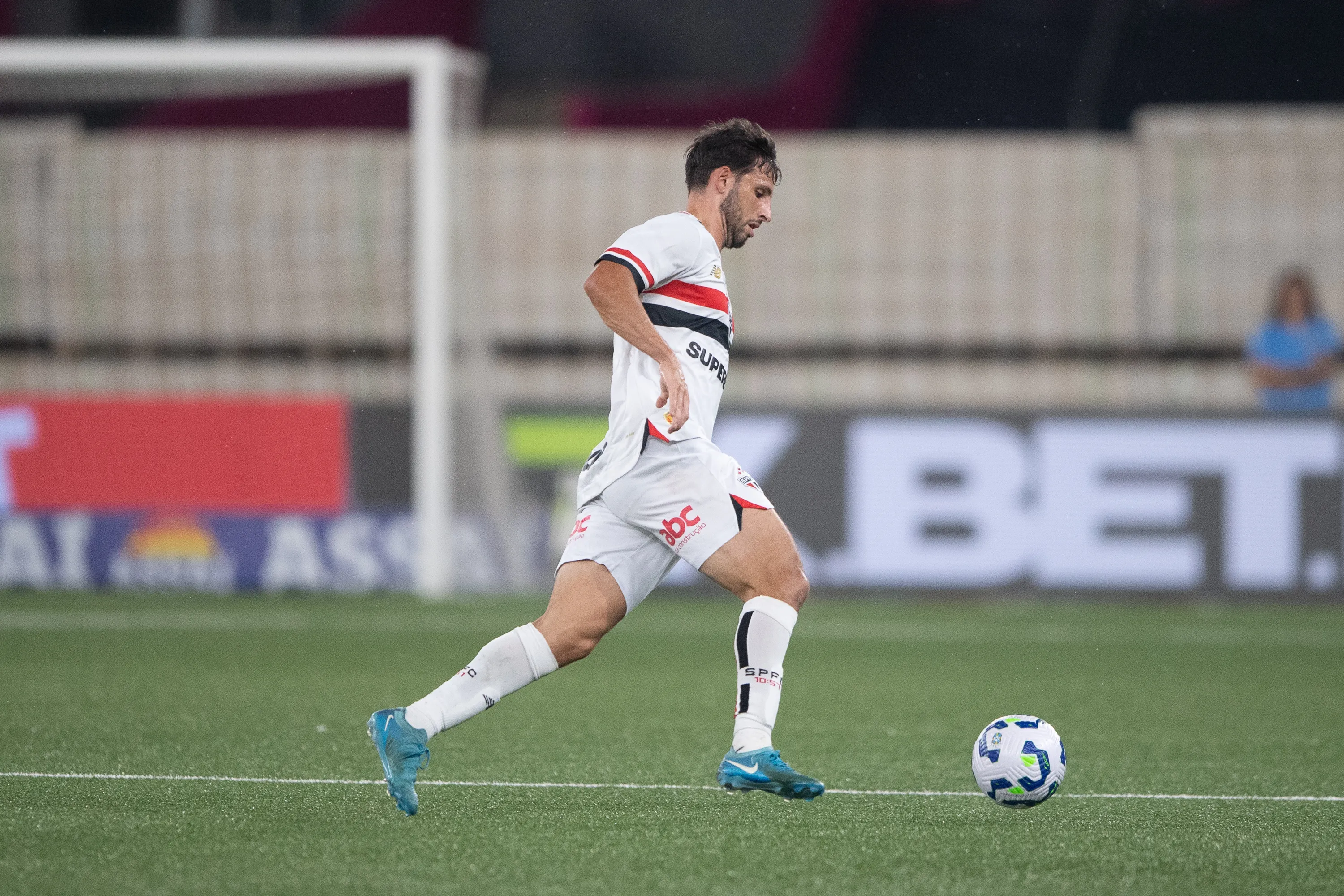 Calleri jogador do Sao Paulo durante partida contra o Botafogo no estadio Engenhao pelo campeonato Brasileiro A 2025. Foto: Thiago Ribeiro/AGIF