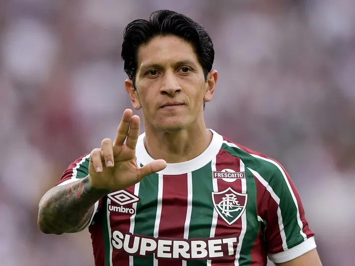 Cirurgia tira Cano do início de temporada pelo Fluminense