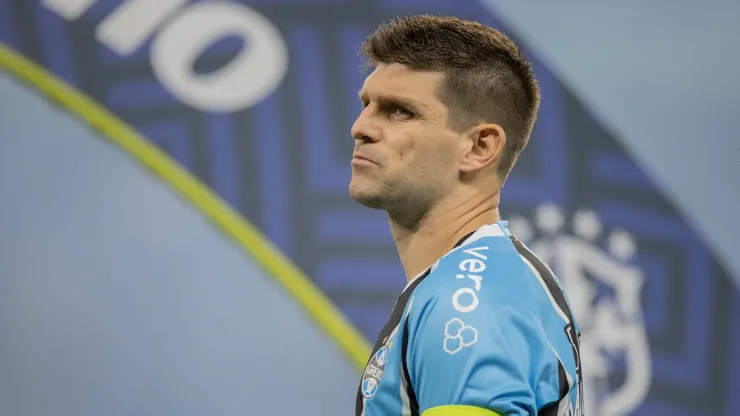 Walter Kannemann jogador do Gremio durante partida contra o Cruzeiro no estadio Arena do Gremio pelo campeonato Brasileiro A 2025. Foto: Liamara Polli/AGIF