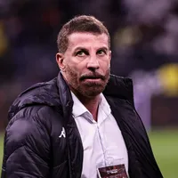 Pedrinho surpreende e Vasco pode fechar volta de Ricardo Graça; zagueiro está sem clube