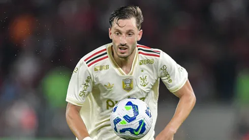 Flamengo decidiu emprestar Viña ao River Plate