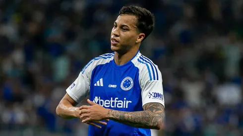 Kaio Jorge jogador do Cruzeiro comemora seu gol durante partida contra o Internacional no estadio Mineirao pelo campeonato Brasileiro A 2025. Foto: Fernando Moreno/AGIF