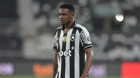 Jeffinho jogador do Botafogo durante partida contra o Sport no estadio Engenhao pelo campeonato Brasileiro A 2025. Foto: Thiago Ribeiro/AGIF