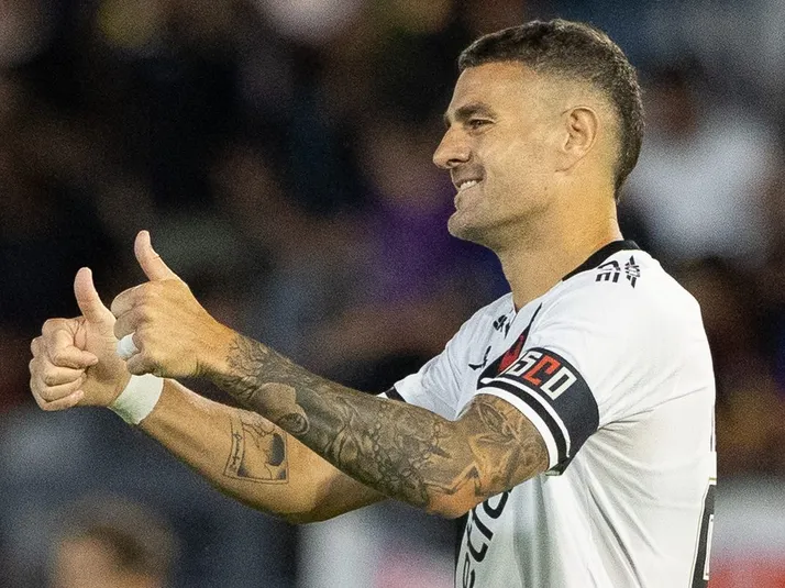 Vegetti faz postagem enigmática e 'deixa no ar' possível saída do Vasco