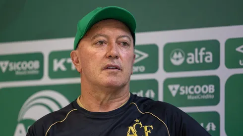 João Carlos Maringá, executivo de futebol do Chapecoense durante coletiva de imprensa após partida contra o Coritiba no estádio Arena Conda pelo campeonato Brasileiro B 2024. Foto: Liamara Polli/AGIF
