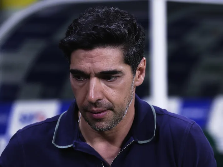 Torcida do Palmeiras critica Abel Ferreira, mesmo após vitória