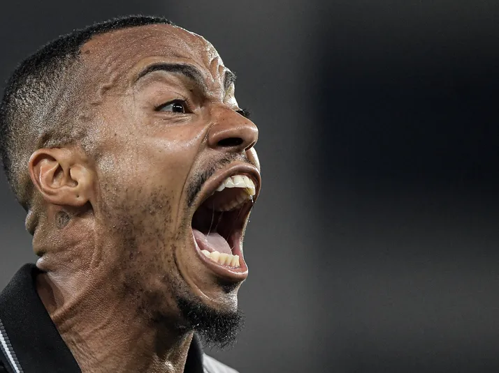 Precisão e disciplina marcam o primeiro jogo de Marlon Freitas no Palmeiras