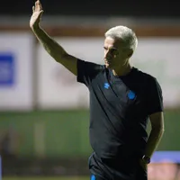 Goleada impulsiona elogios da torcida do Grêmio a Luís Castro