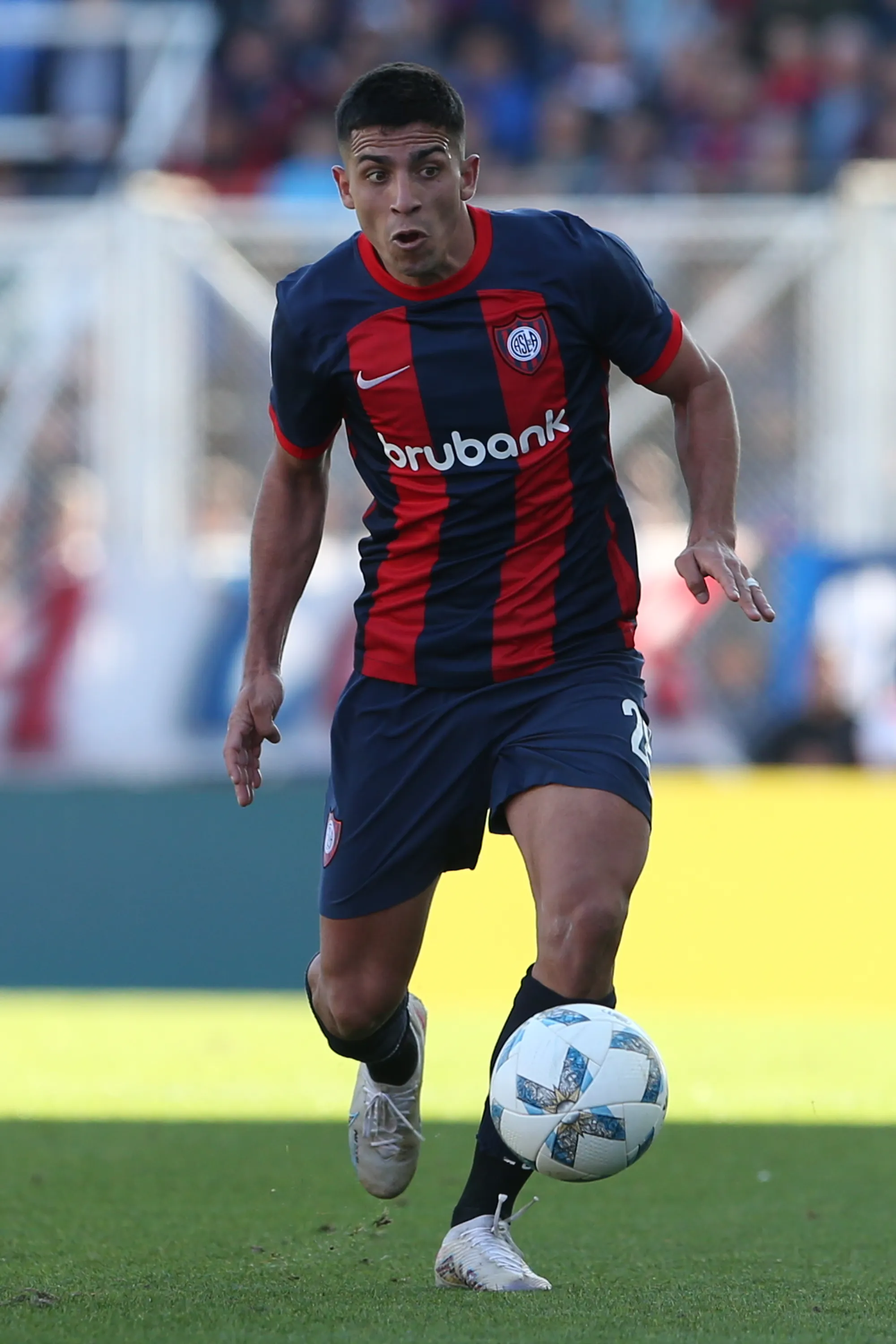 BUENOS AIRES, ARGENTINA – SEPTEMBER 14: Alexis Cuello of San Lorenzo plays the ball during the Liga Profesional 2024 match between San Lorenzo and Velez Sarsfield at Pedro Bidegain Stadium on September 14, 2024 in Buenos Aires, Argentina. (Photo by Daniel Jayo/Getty Images)