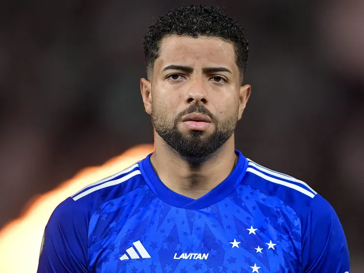 João Marcelo, do Cruzeiro, nega negociações com o Internacional