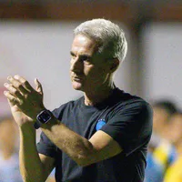 Luís Castro pede calma com jovens do Grêmio