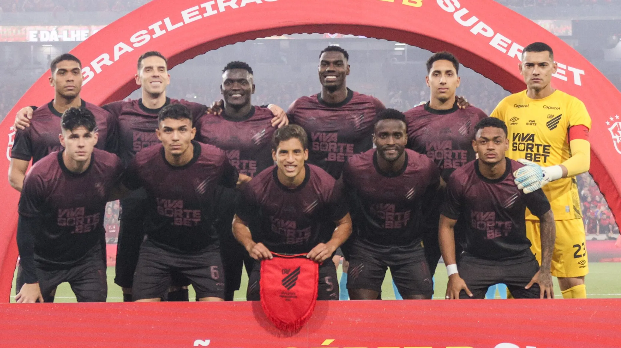 Elenco do Athletico-PR em 2025. Foto: Robson Mafra/AGIF