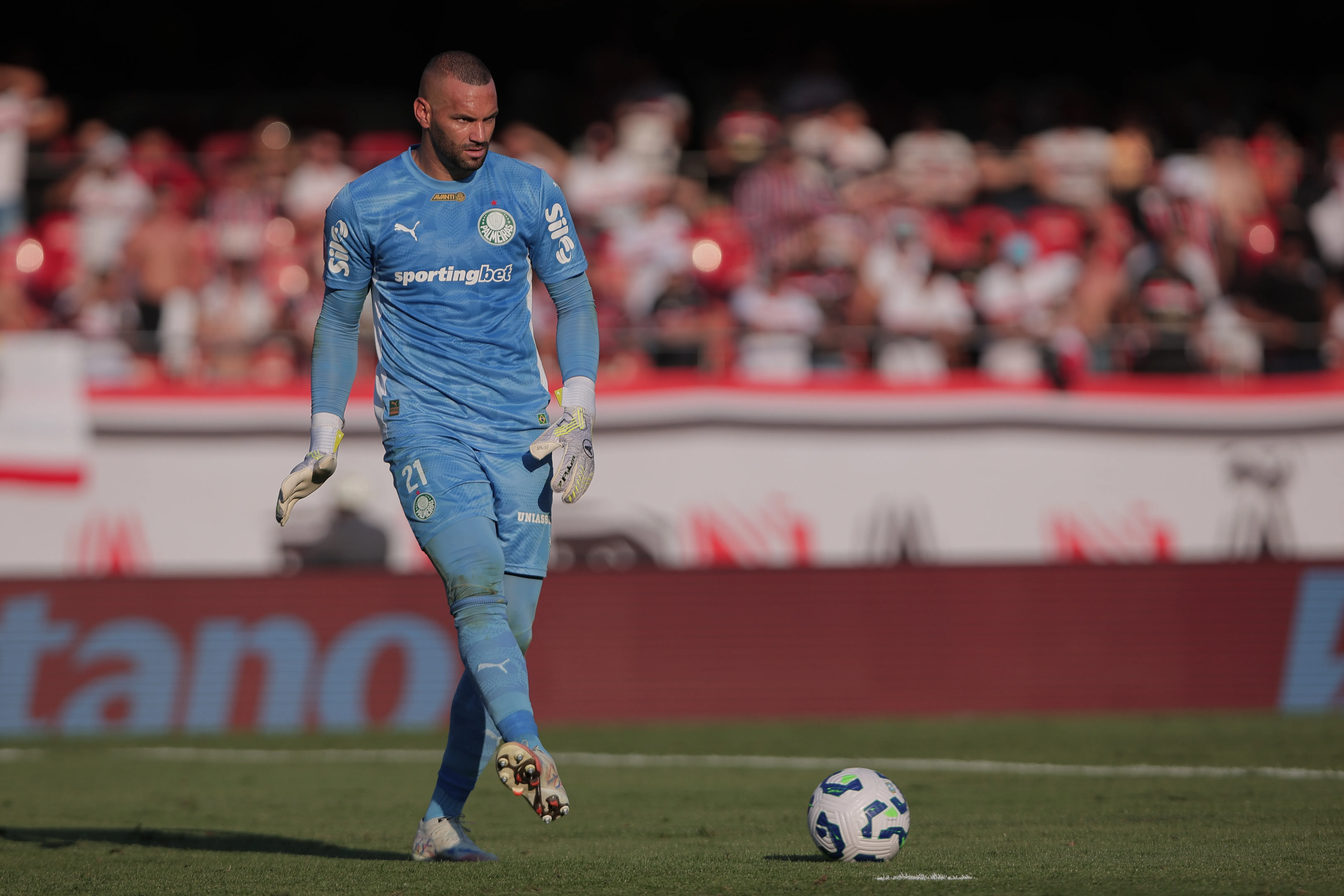 Weverton goleiro do Palmeiras durante partida contra o Sao Paulo no estadio Morumbi pelo campeonato Brasileiro A 2025. Foto: Ettore Chiereguini/AGIF