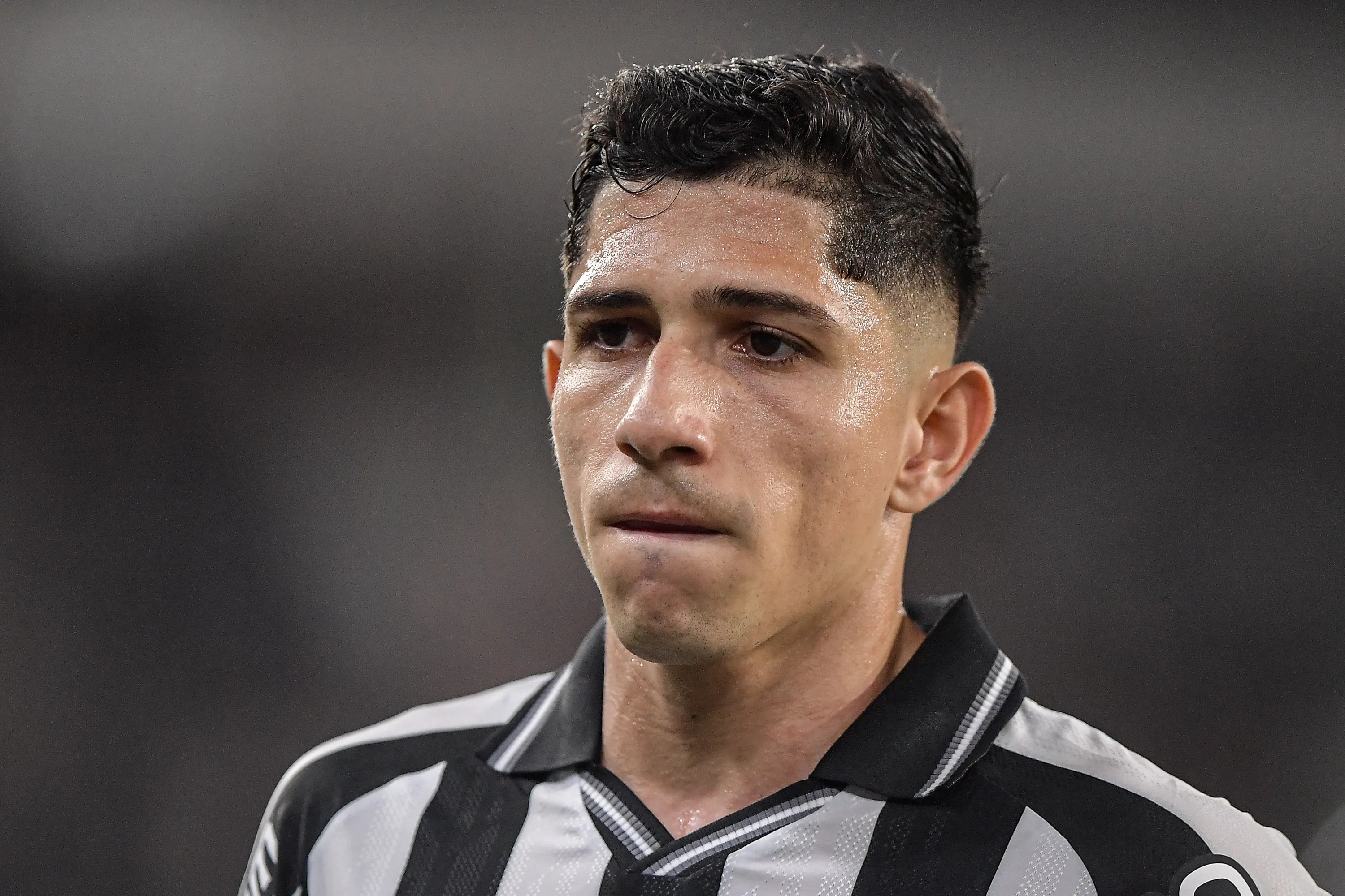 RJ – RIO DE JANEIRO – 17/09/2025 – BRASILEIRO A 2025, BOTAFOGO X MIRASSOL – Savarino jogador do Botafogo durante partida contra o Mirassol no estadio Engenhao pelo campeonato Brasileiro A 2025. Foto: Thiago Ribeiro/AGIF