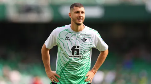 Guido Rodriguez of Real Betis warms up prior to the LaLiga Santander match between Real Betis and Atletico de Madrid at Estadio Benito Villamarin on October 23, 2022 in Seville, Spain.