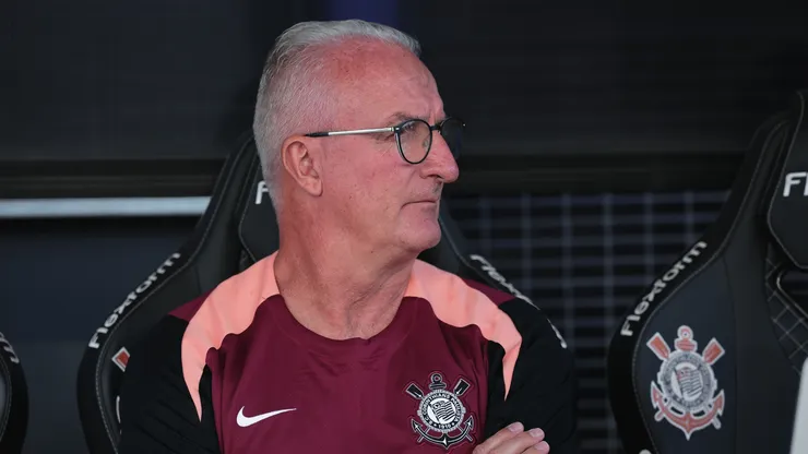 Dorival Júnior técnico do Corinthians durante partida contra o Ponte Preta no estádio Arena Corinthians pelo campeonato Paulista 2026. Foto: Ettore Chiereguini/AGIF