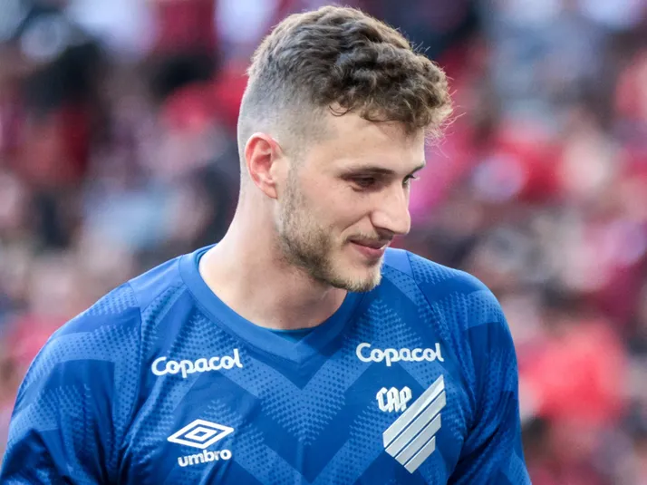 Bento, ex-Athletico-PR, é o novo reforço do Genoa, da Itália