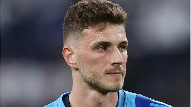 Bento acerta ida ao Genoa, da Itália. Foto: Yasser Bakhsh/Getty Images