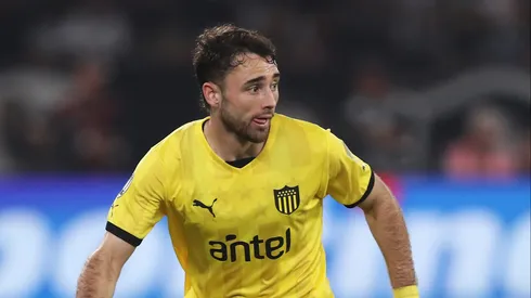 Pedro Milans com a camisa do Peñarol-URU